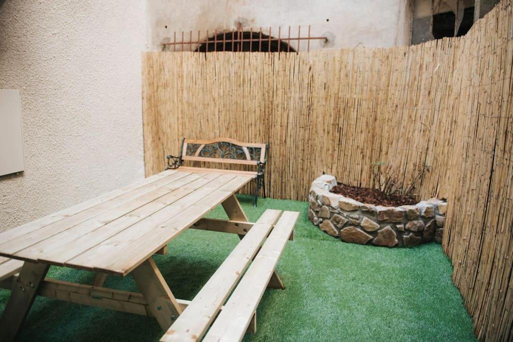 Appartement 2 Pieces Jacuzzi Brioude Exterior foto